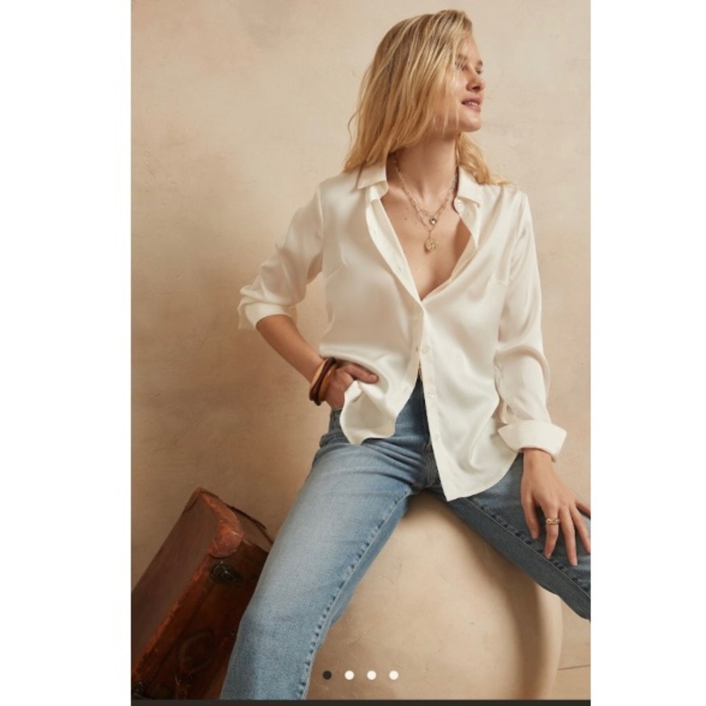 Banana Republic satin classic shirt